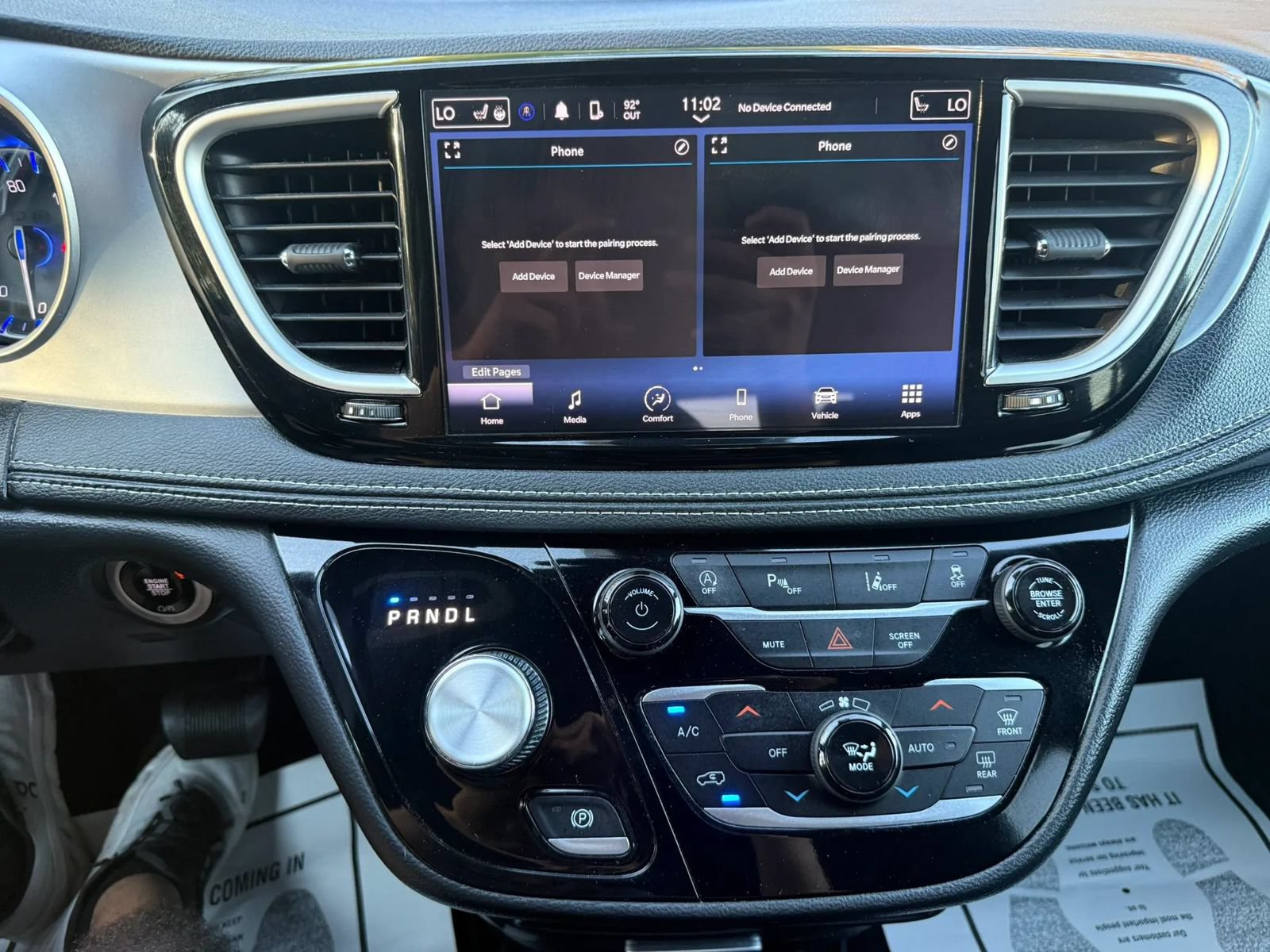 Used 2024 Chrysler Pacifica Touring FWD image 36