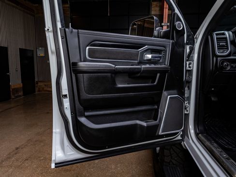 Used 2020 RAM 2500 Laramie image 35
