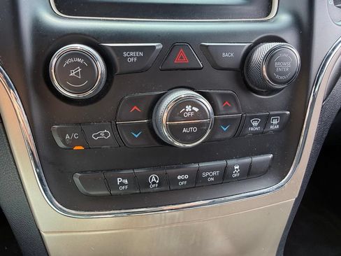 Used 2017 Jeep Grand Cherokee Laredo AWD/4WD image 37