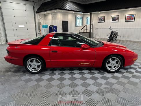Used 1994 Pontiac Firebird Formula RWD image 7