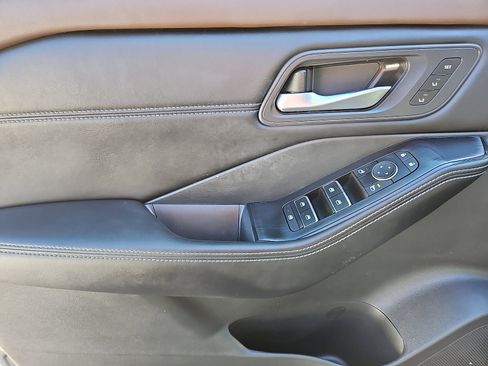 Certified 2023 Nissan Rogue SL w/ SL Premium Package image 12