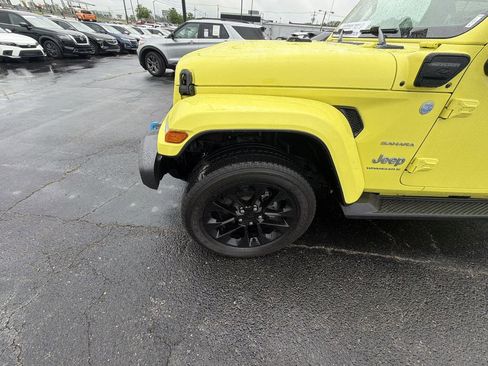 Used 2023 Jeep Wrangler Unlimited Sahara w/ Cold Weather Group AWD/4WD image 10