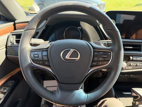 Used 2024 Lexus ES 350 w/ Premium Package FWD image 5