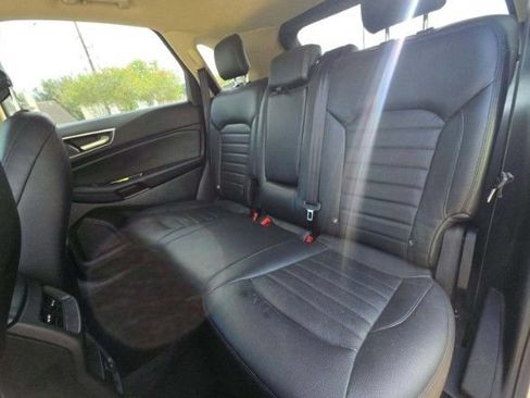 Used 2018 Ford Edge SEL FWD image 6