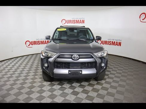 Used 2021 Toyota 4Runner SR5 Premium w/ Moonroof Package image 18