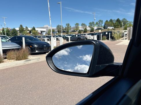 Used 2025 Volkswagen Jetta SE FWD image 16