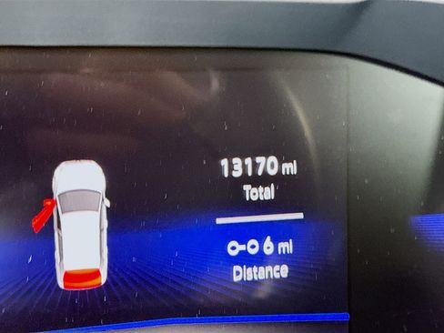 Used 2024 Volkswagen Tiguan SE image 19