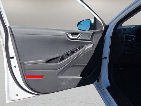 Used 2018 Hyundai Ioniq Blue image 26