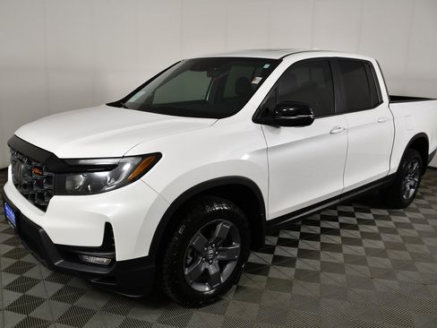 Used 2024 Honda Ridgeline TrailSport image 10
