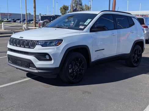 New 2026 Jeep Compass Latitude image 5