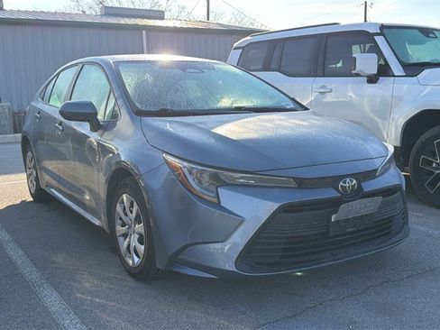 Certified 2025 Toyota Corolla LE image 3