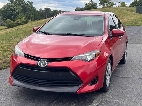 Used 2017 Toyota Corolla LE FWD image 4