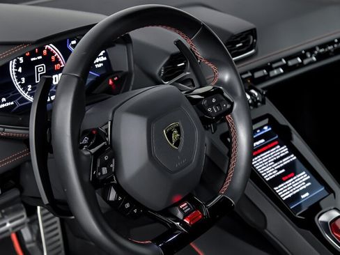 Used 2021 Lamborghini Huracan EVO RWD image 27