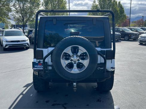 Used 2016 Jeep Wrangler Unlimited Sahara w/ Connectivity Group image 9