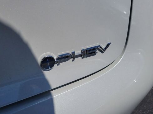 New 2026 Toyota Prius Plug-In Hybrid FWD image 6