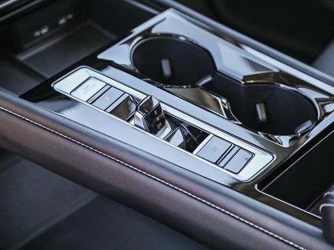 Used 2024 Volkswagen Atlas SE image 20