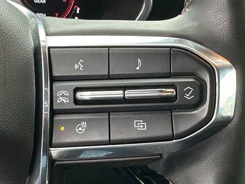 Used 2023 GMC Canyon Denali image 28