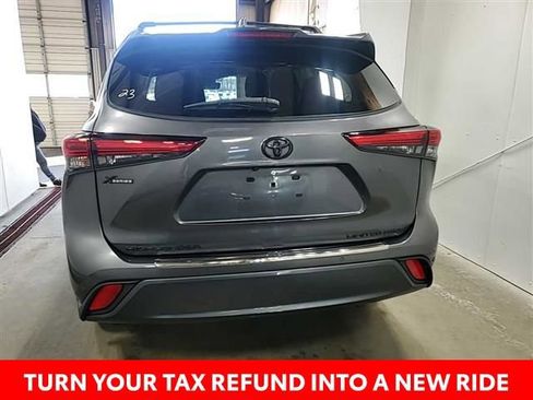 Used 2022 Toyota Highlander Limited image 18