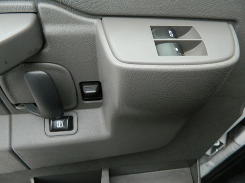 Used 2017 GMC Savana 2500 image 21