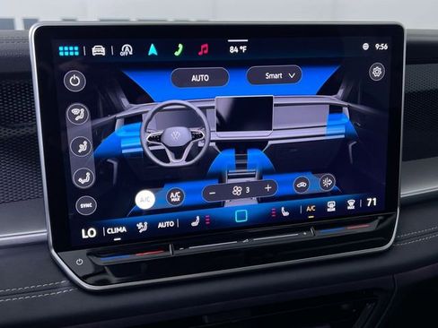 Used 2025 Volkswagen Tiguan SE image 19