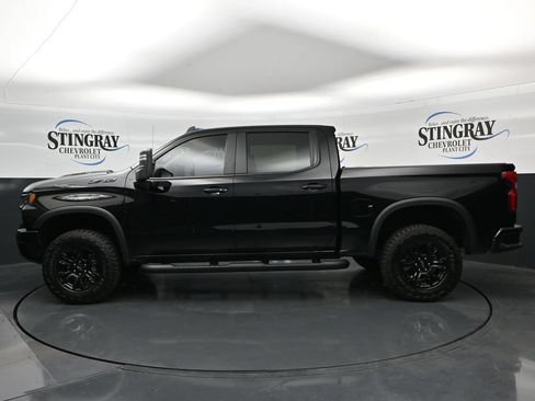 Used 2025 Chevrolet Silverado 1500 ZR2 w/ Technology Package AWD/4WD image 4