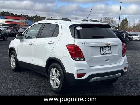 Used 2017 Chevrolet Trax LT w/ LT Convenience Package image 5
