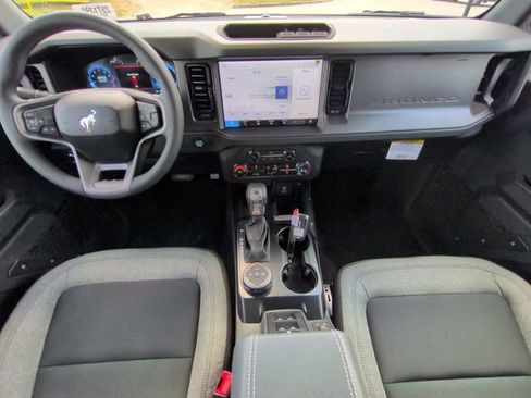 New 2025 Ford Bronco 4-Door image 13