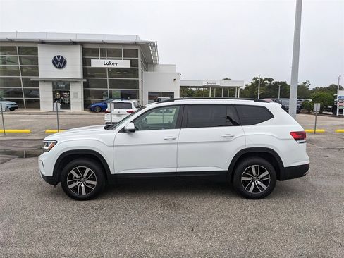 Certified 2022 Volkswagen Atlas SE image 5