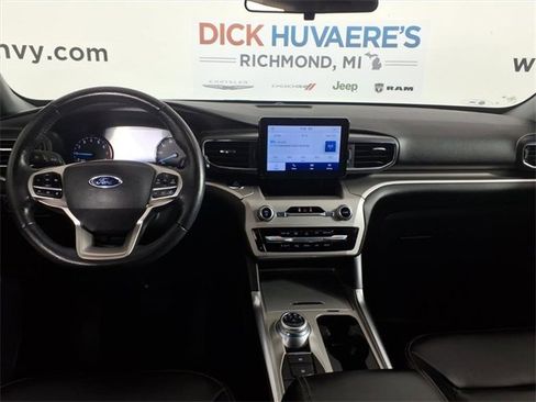 Used 2021 Ford Explorer XLT w/ Equipment Group 202A image 14
