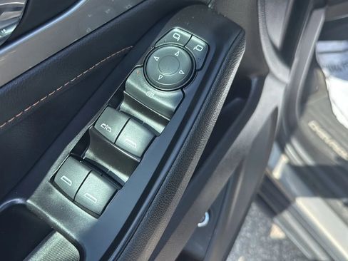 Used 2018 Chevrolet Traverse LT FWD image 14