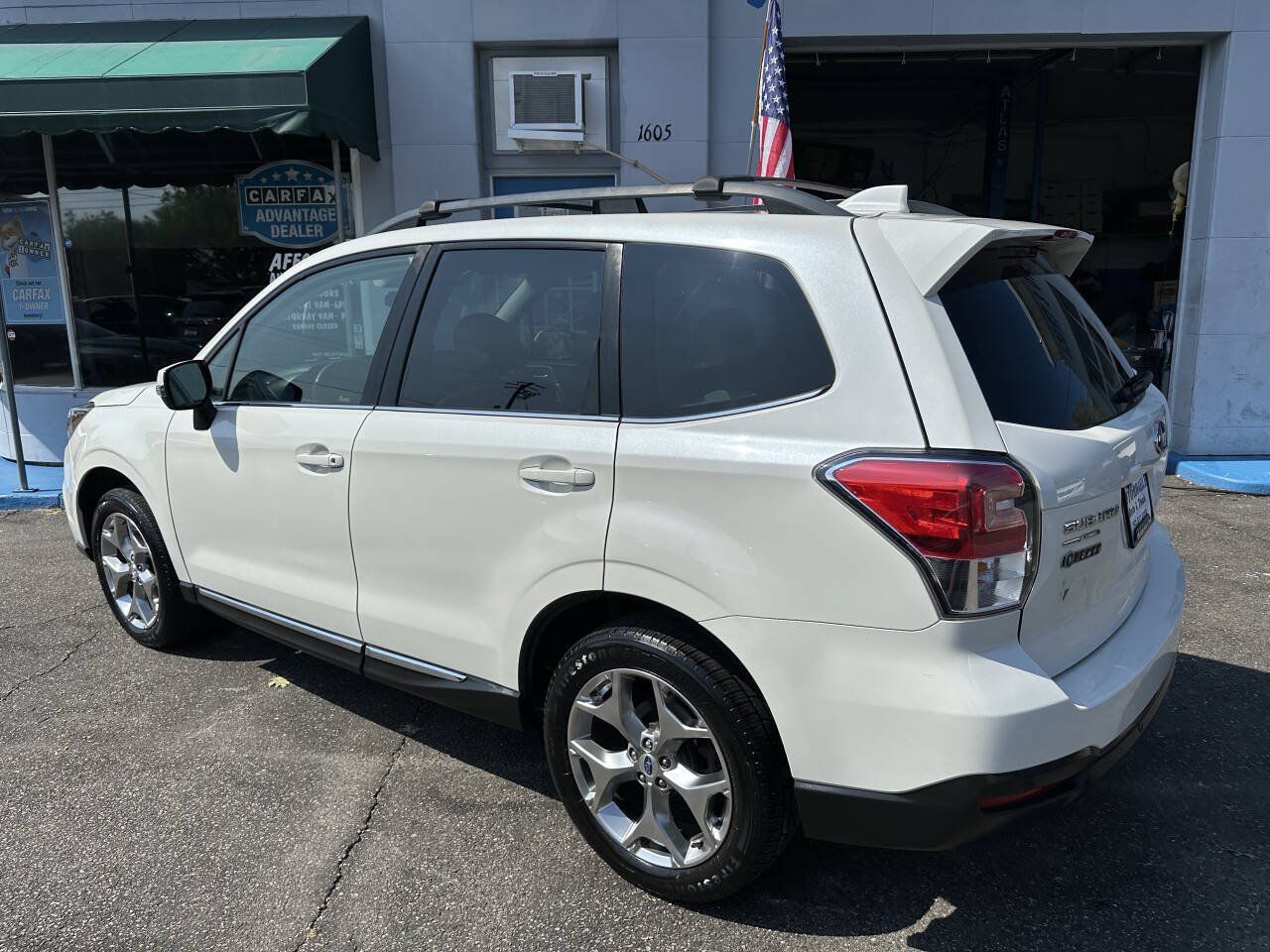 Used 2018 Subaru Forester 2.5i Touring AWD/4WD image 8