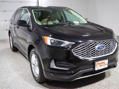 Used 2023 Ford Edge SEL AWD/4WD image 5