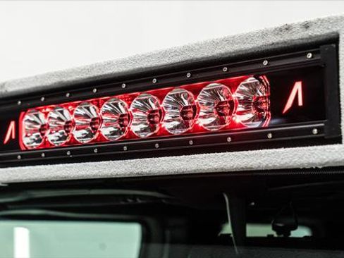 Used 2025 Jeep Gladiator Sport image 17