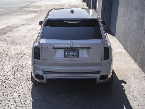 Used 2023 Rolls-Royce Cullinan Black Badge w/ Leather Finishing Pack image 4