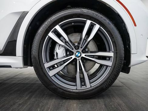 Used 2021 BMW X7 xDrive40i w/ M Sport Package AWD/4WD image 44