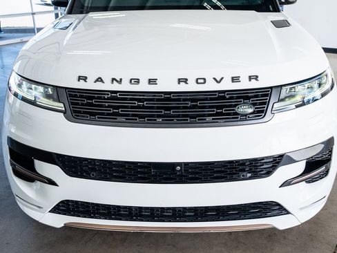 Used 2024 Land Rover Range Rover Sport Dynamic SE image 15