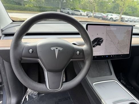 Used 2021 Tesla Model Y Long Range AWD/4WD image 13