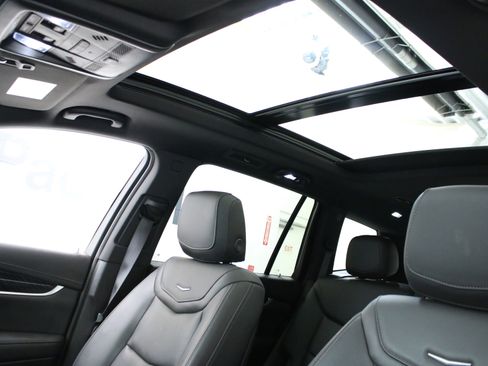 Used 2024 Cadillac XT6 Premium Luxury w/ Technology Package AWD/4WD image 28