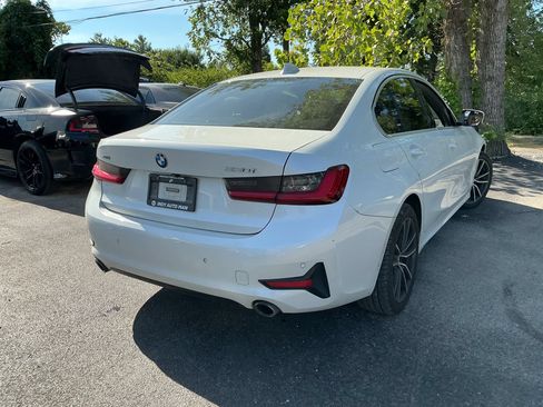 Used 2019 BMW 330i xDrive Sedan w/ Convenience Package AWD/4WD image 3