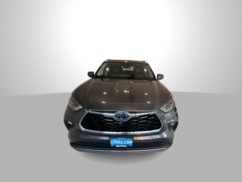 Used 2022 Toyota Highlander Platinum AWD/4WD image 3