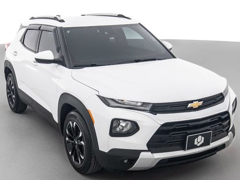 Used 2022 Chevrolet TrailBlazer LT w/ Convenience Package FWD image 1
