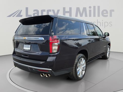 Used 2023 Chevrolet Suburban High Country w/ Premium Package 2 AWD/4WD image 5