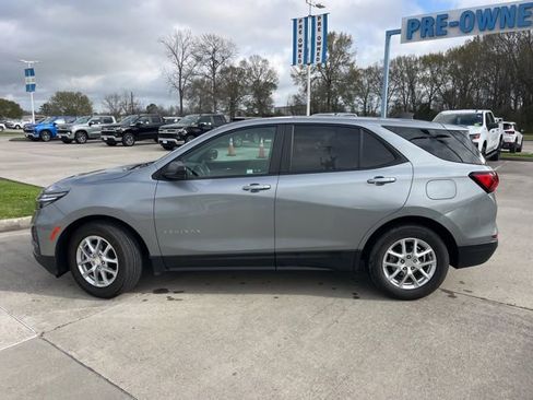 Used 2024 Chevrolet Equinox LS w/ LS Convenience Package image 3