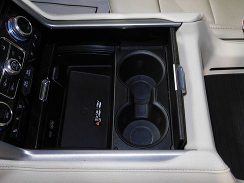 Used 2023 GMC Yukon Denali image 39