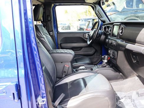 Used 2019 Jeep Wrangler Unlimited Sahara AWD/4WD image 26
