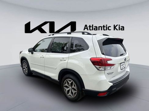Used 2023 Subaru Forester Premium AWD/4WD image 10
