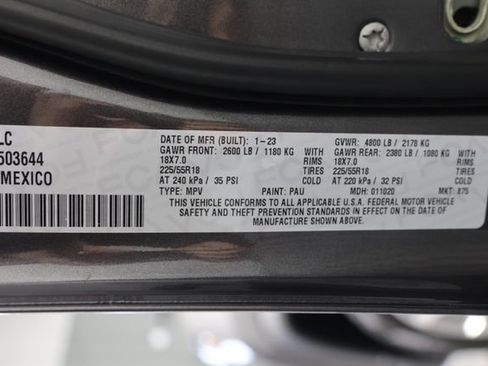 Used 2023 Jeep Compass Latitude image 29