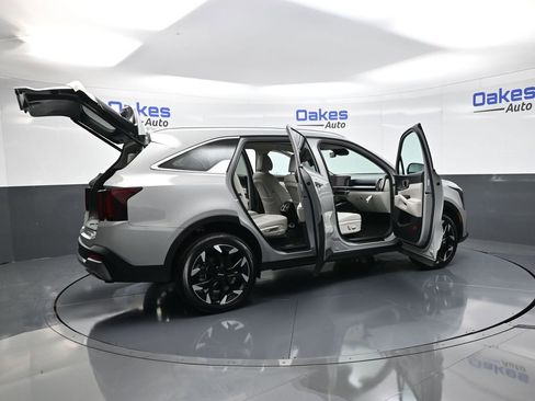 New 2025 Kia Sorento EX w/ Panoramic Sunroof Package AWD/4WD image 60