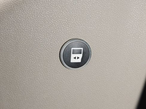 Used 2012 Dodge Grand Caravan SXT FWD image 43