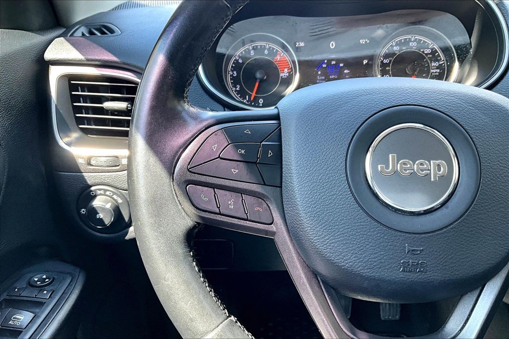 Used 2020 Jeep Cherokee Trailhawk w/ Cold Weather Group AWD/4WD image 24